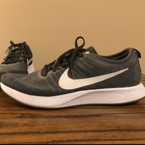 MENS NIKE SHOES - Picture 2 of 7